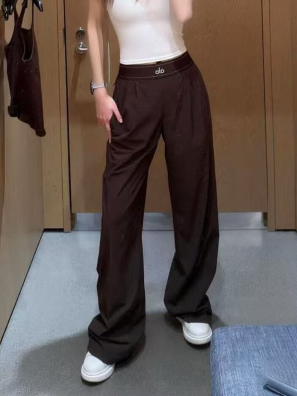 🖤ALO Yoga Coffee-Colored Loose-Fit Yoga Pants, Regular Size 30 Inches